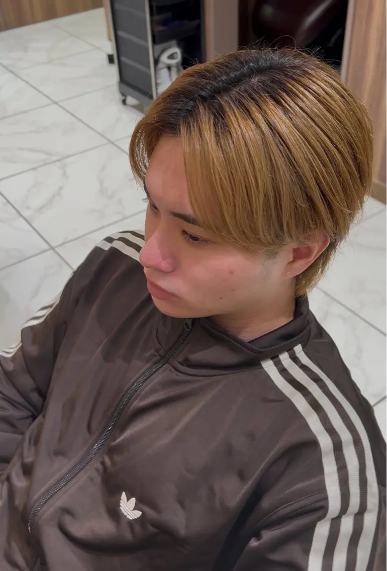 メンズ センターパート フェザーパーマ 🌎Rino🔚のヘアスタイル
