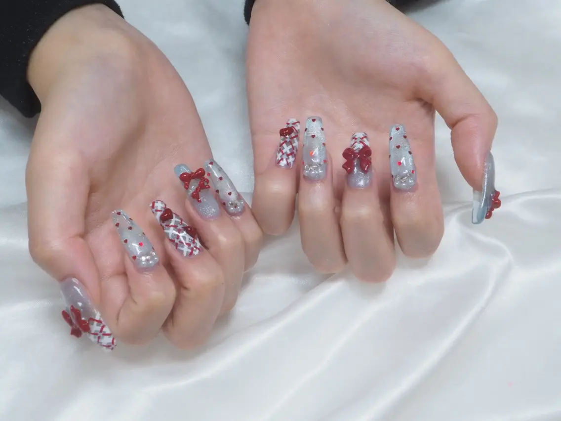 セミロング ハンドネイル 中道 彩花のネイルデザイン