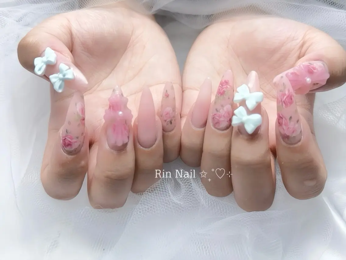 ネイル チークネイル 桜ネイル クリアネイル ドット フラワーネイル ハンドネイル フエン Rinネイルのネイルデザイン