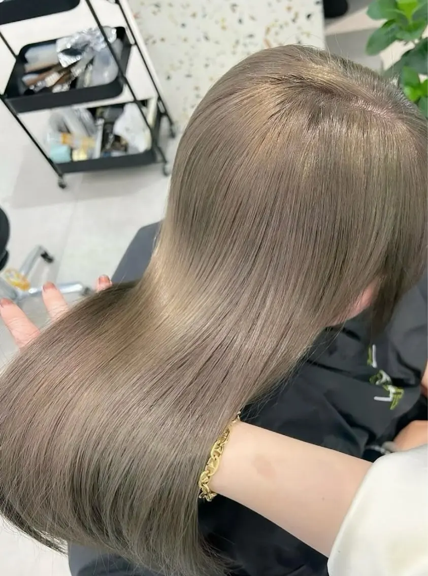 ロング sera 🎀ベージュのヘアスタイル