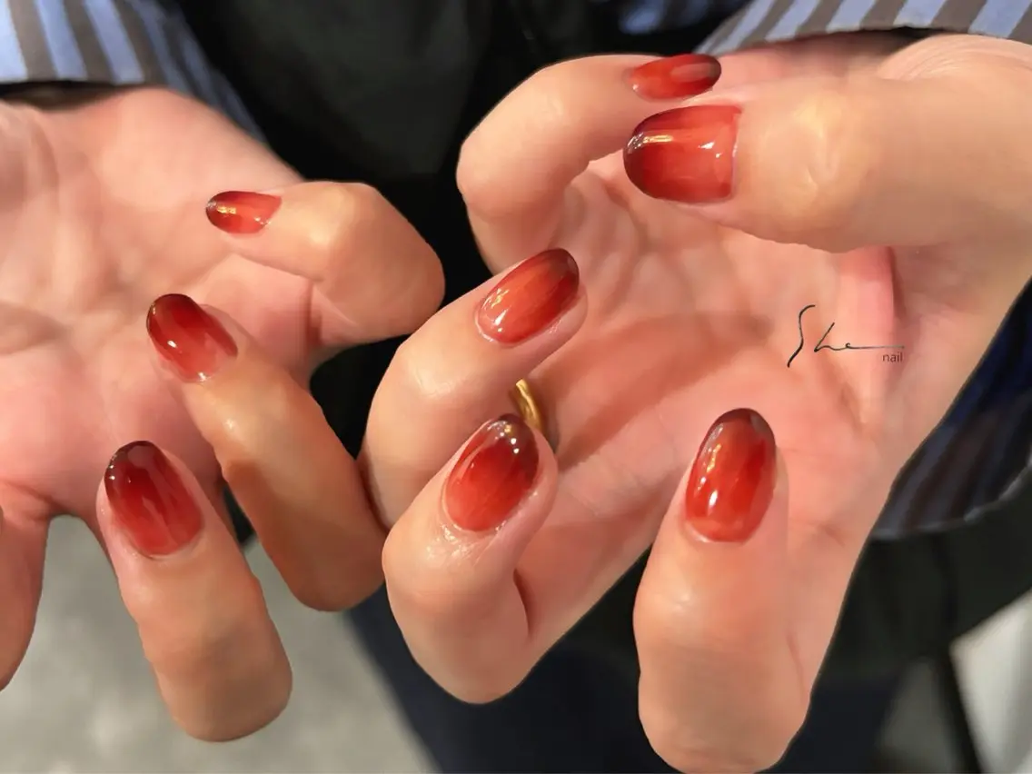 ネイル グラデーション ハンドネイル SHE adusaのネイルデザイン