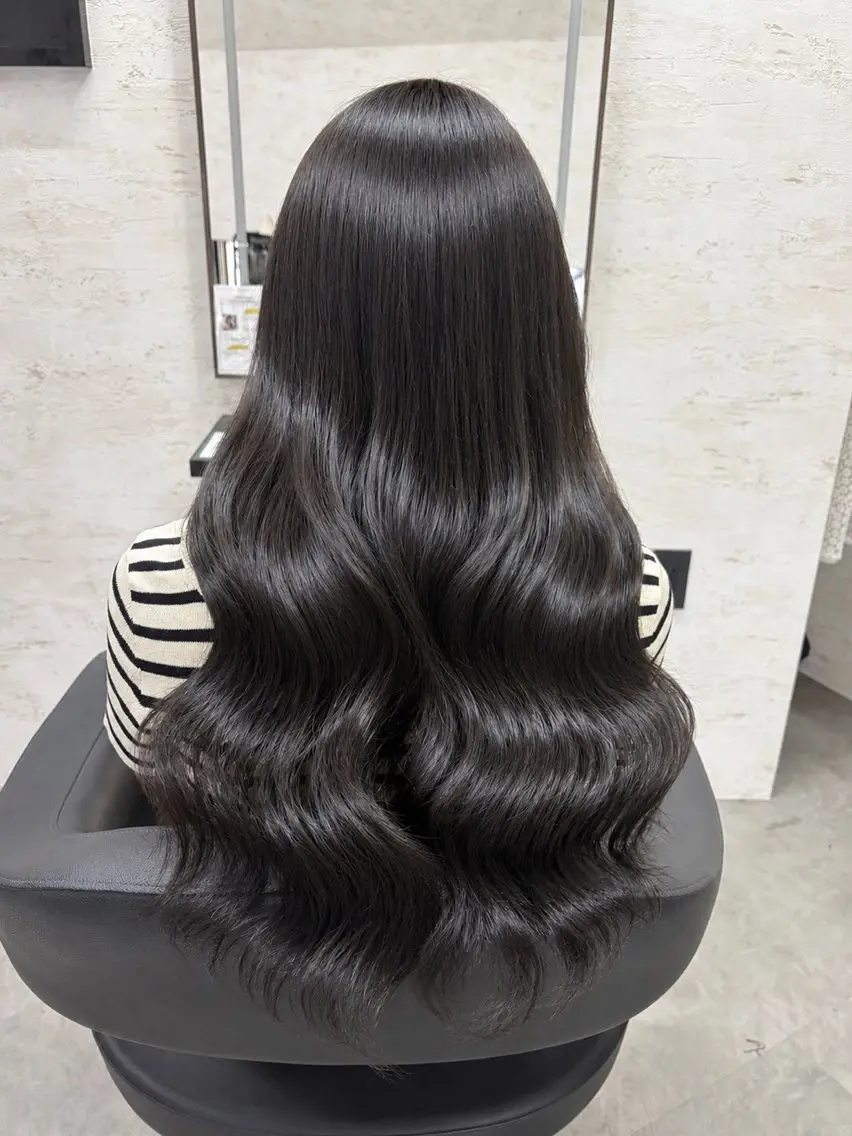 ロング シールエクステ エクステ カット ヘアカラー トリートメント エクステ 縮毛矯正/レイヤー カットtomonaのヘアスタイル