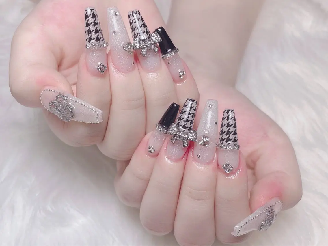 チップ長さだし💅持ち込みデザイン120分コース 🔥パーツつけ放題の写真