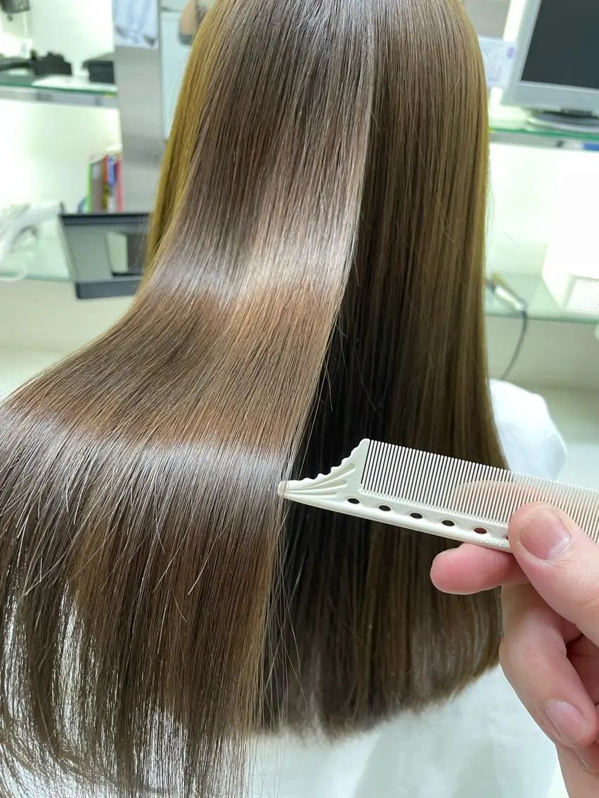 セミロング ヒヨシ ルナのヘアスタイル