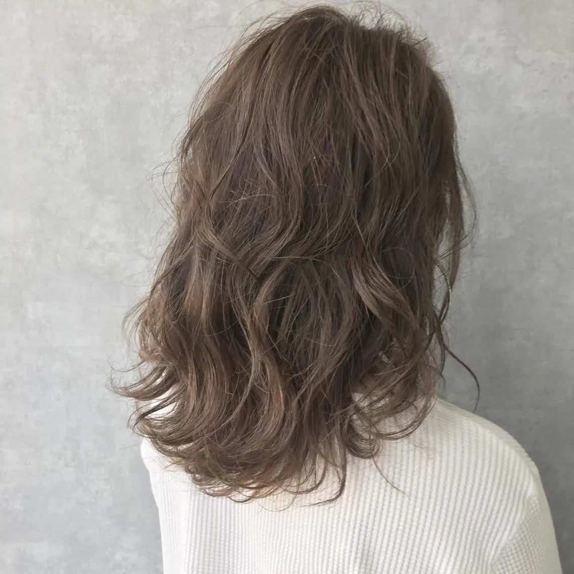 ミディアム カラー ブラウンカラー ハイライトカラー ハイライト レイヤーカット BLend 渋谷のヘアスタイル
