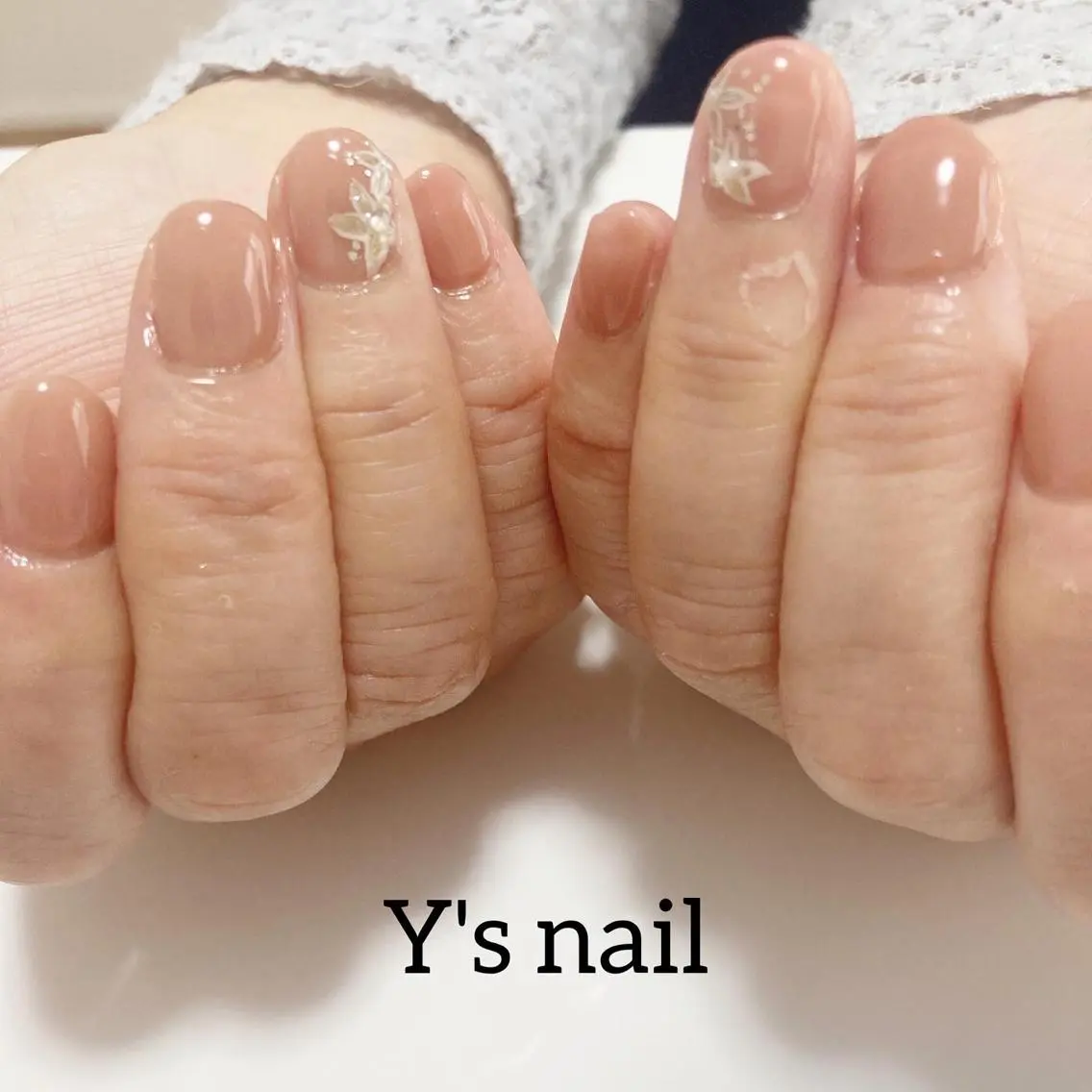 ネイル アートネイル フラワーネイル ワンカラーネイル 手書きが得意🖌️ Y’s  nailのネイルデザイン