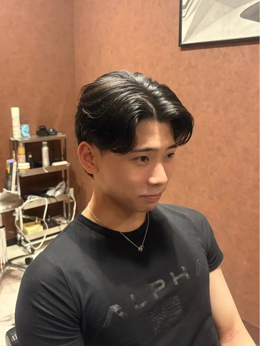 ショート パーマ メンズ メンズパーマ ニュアンスパーマ カット パーマ トリートメント メンズ特化 / Reiのヘアスタイル
