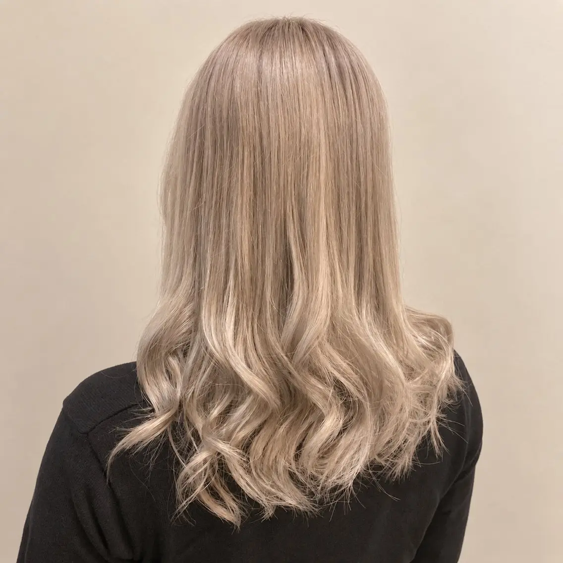 ロング カラー ブロンド ヘアカラー トリートメント ブリーチなしWカラー メンズカット✨ワタベのヘアスタイル