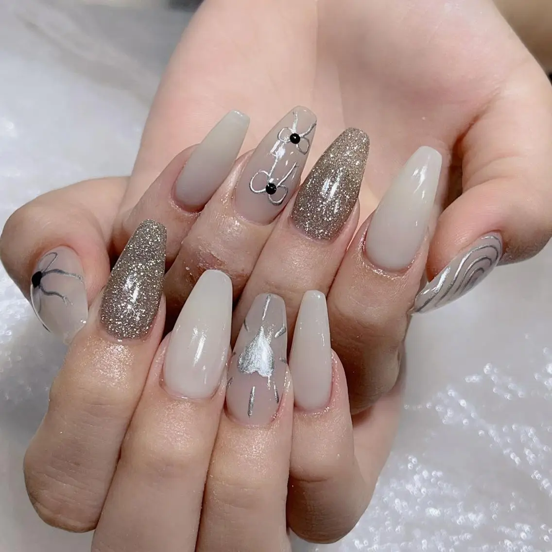 ネイル ハンドネイル Queen's ゆなのネイルデザイン