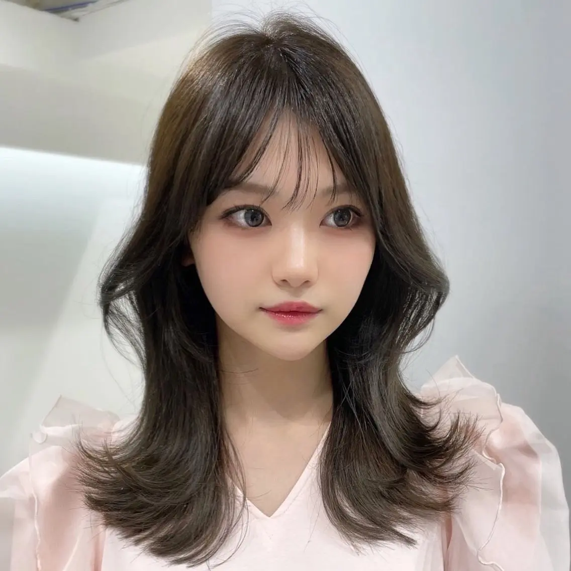 セミロング くびれヘア City/louwe 韓国レイヤーカットのヘアスタイル
