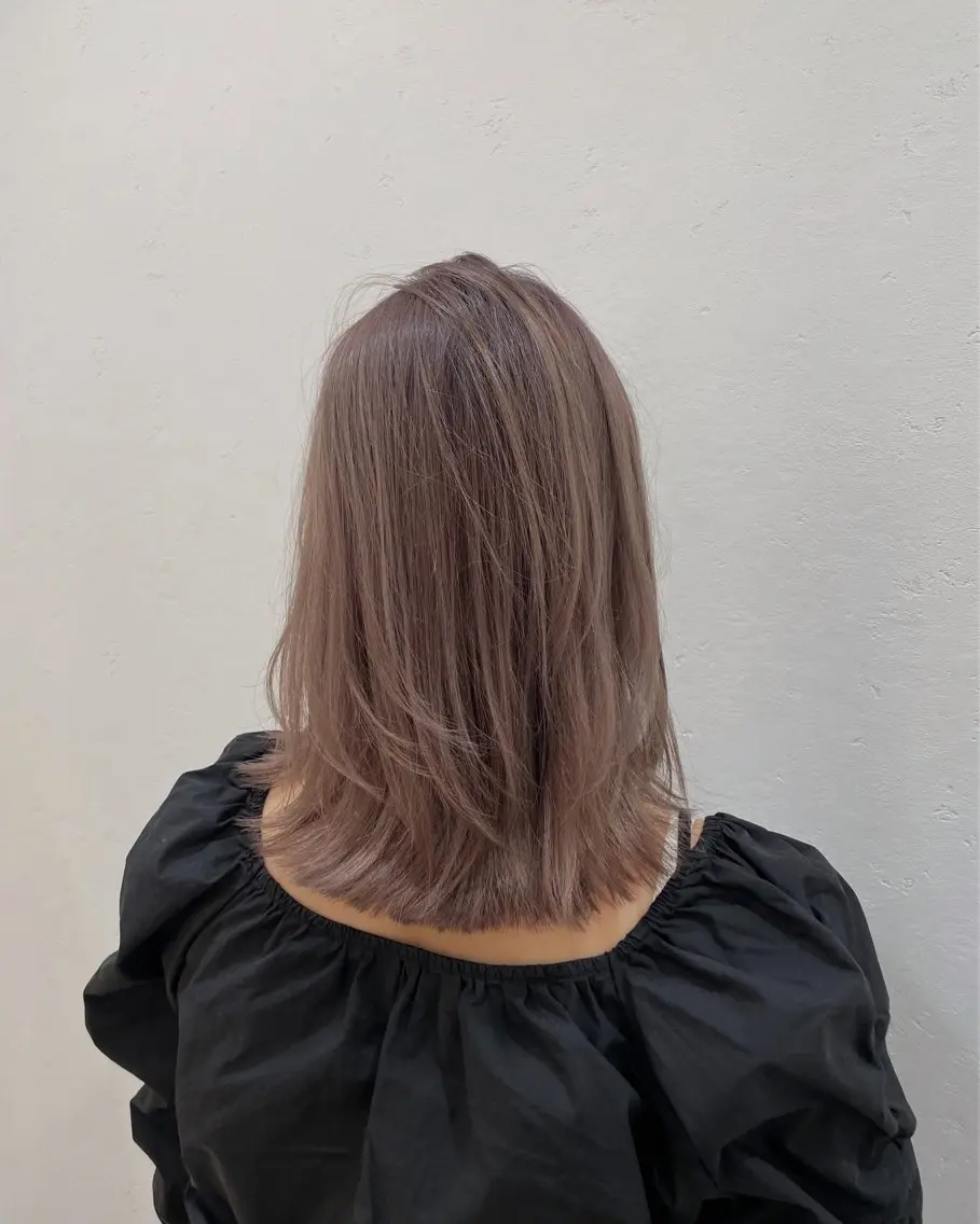 ミディアム カラー ベージュカラー ダブルカラー ミルクティーベージュ レイヤーカット ニュアンスカラー🫧 加納のヘアスタイル