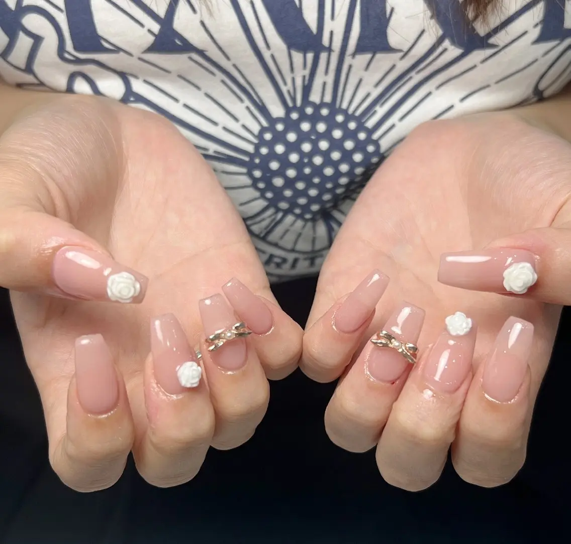 ネイル アートネイル フラワーネイル フットネイル ジェルネイル ガーリー ハンドネイル UM Nail Salonのネイルデザイン
