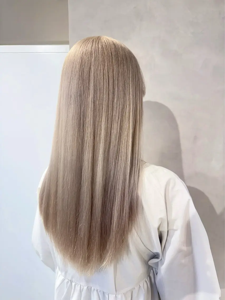 カラー ベージュカラー ホワイトベージュ カット ヘアカラー トリートメント 透明感カラー✨艶髪 制作🌱山根あゆみのヘアスタイル