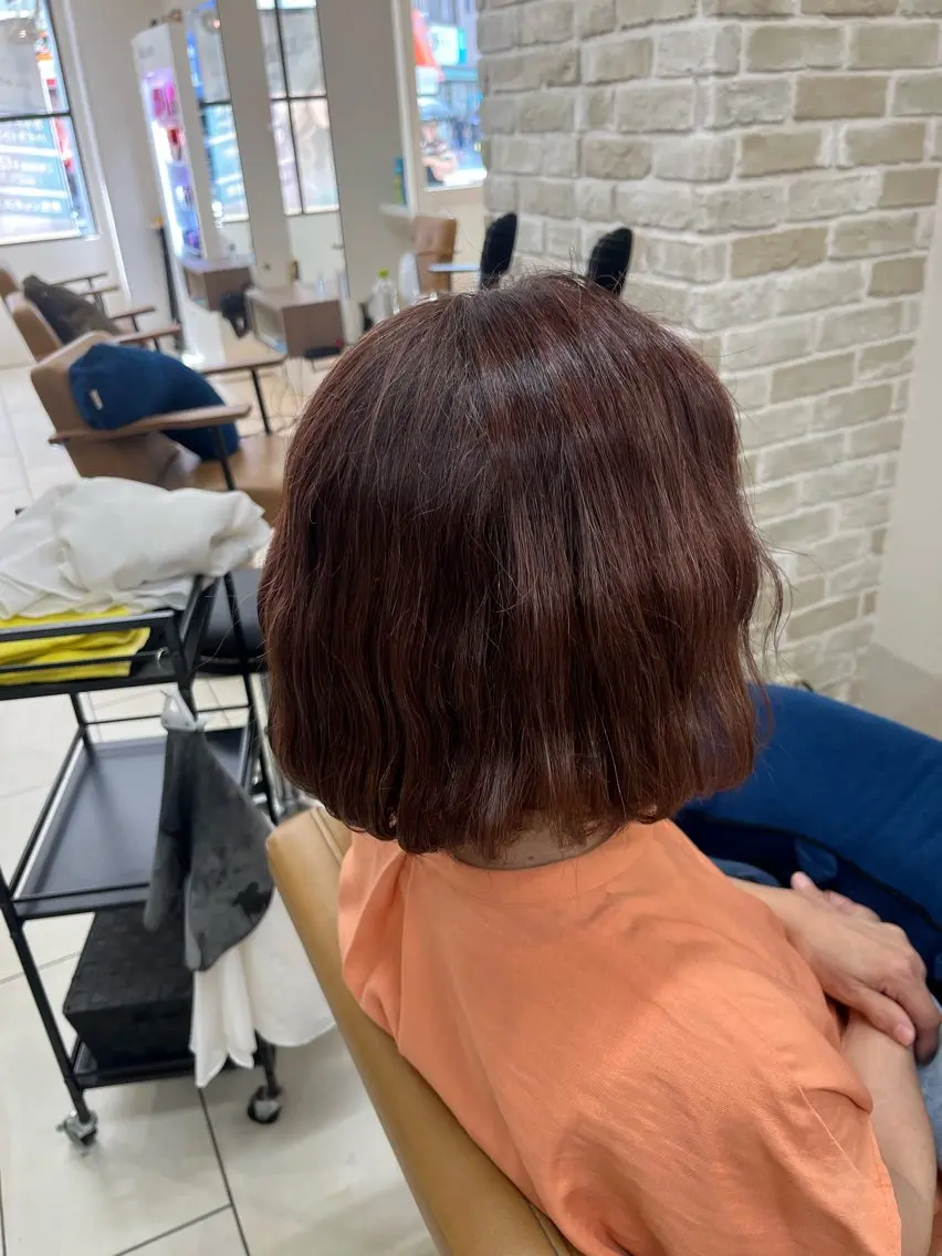 ミディアム ピンクブラウン ハイライト 福本 光のヘアスタイル