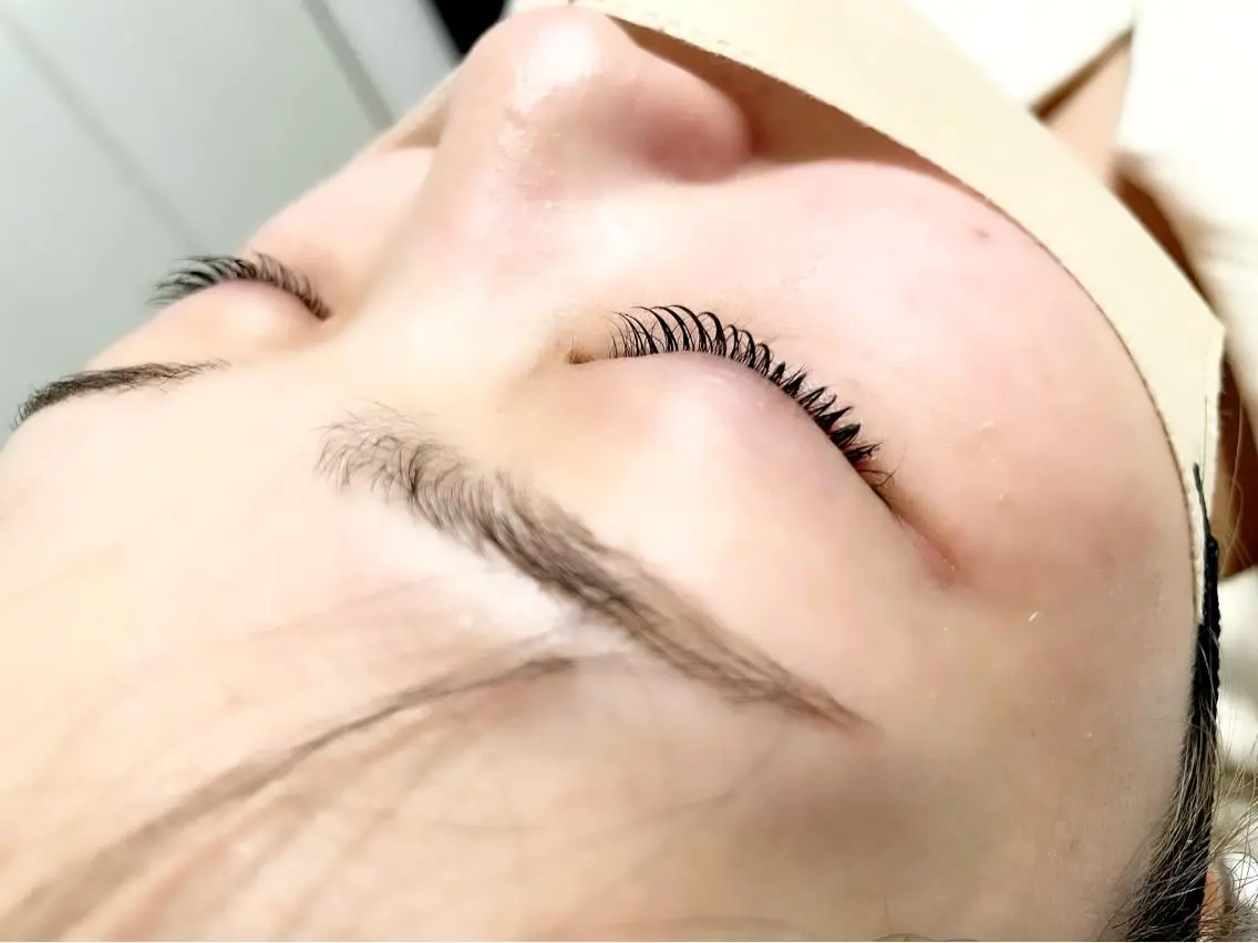 マツエク・マツパ フラットラッシュ ナチュラル パリジェンヌラッシュリフト まつげパーマ 一重×まつ毛パーマ マツパ 💕丸島 夏名🐰🍀のマツエク・マツパデザイン