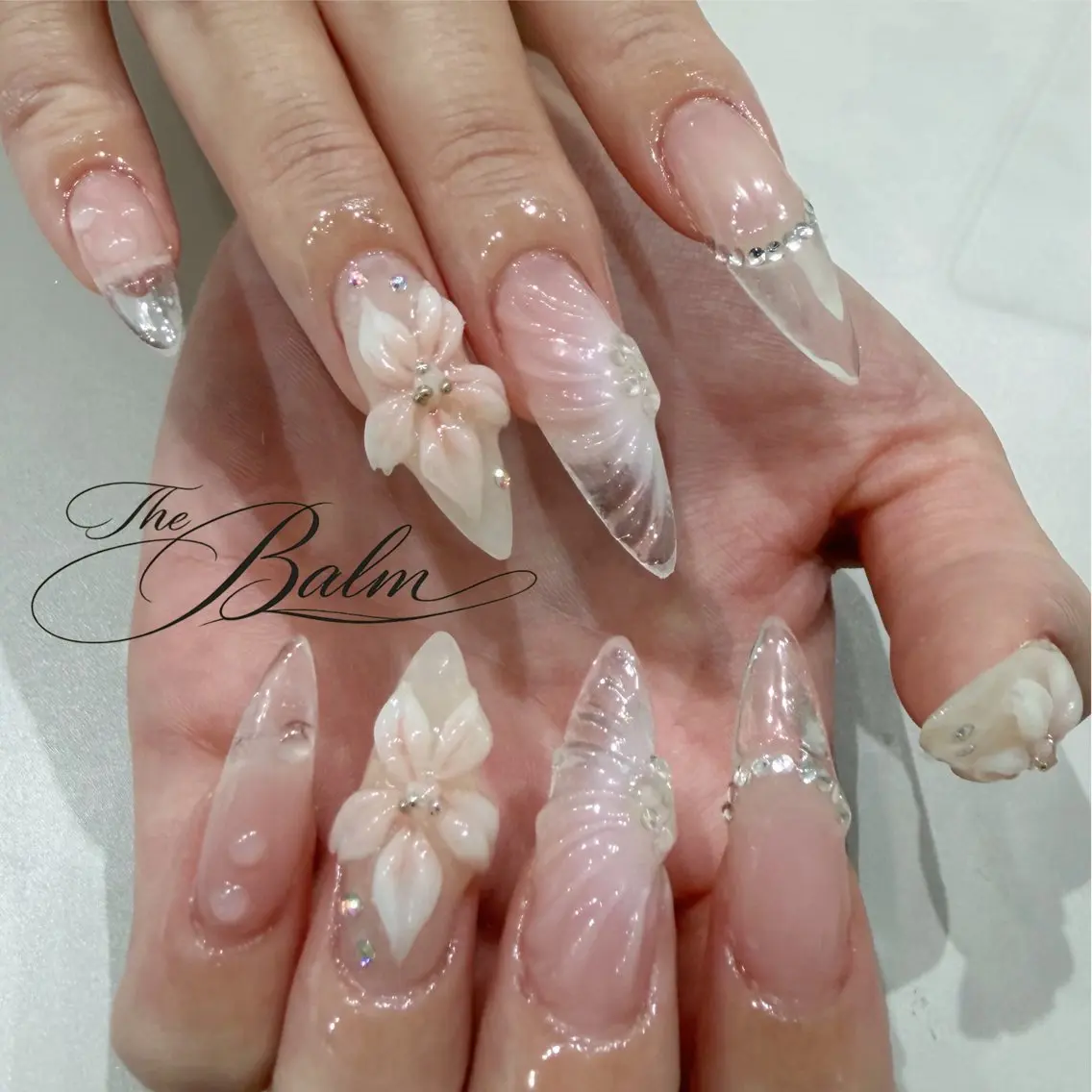 ネイル アートネイル クリアネイル フラワーネイル フレンチネイル 韓国ネイル THE BALM🤍 金宮のネイルデザイン