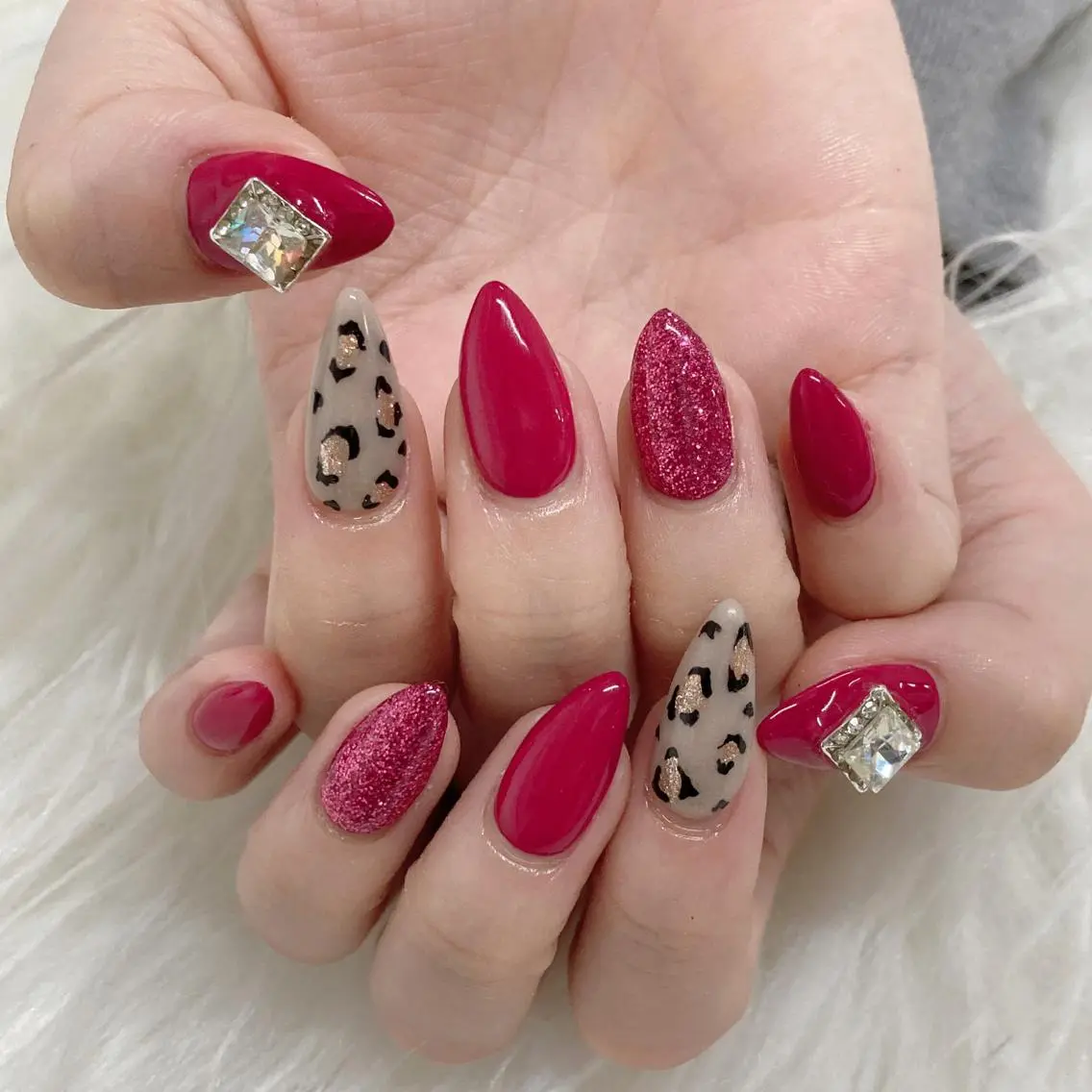 ミディアム ネイル Y. Sのネイルデザイン
