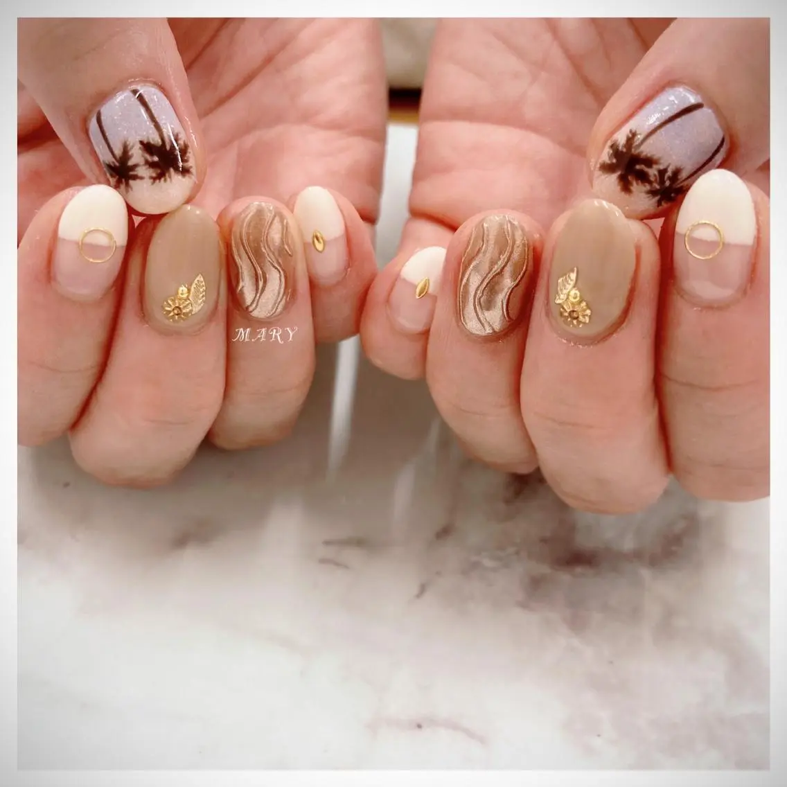 ネイル ミラーネイル ニュアンスネイル ハンドネイル Mary nail .narumiのネイルデザイン