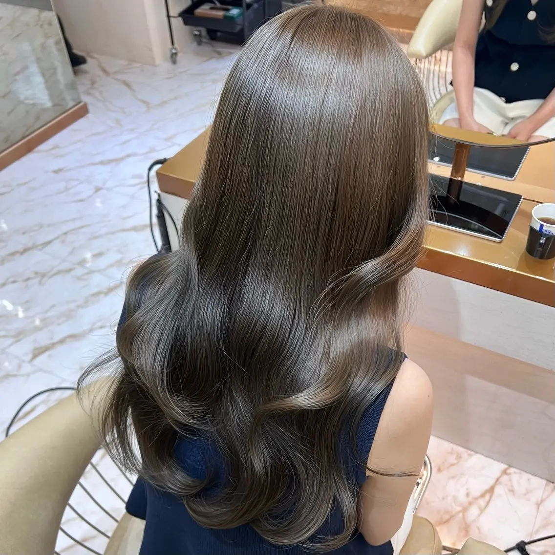 ロング 🩷似合わせカラー 💙小顔レイヤー田中のヘアスタイル