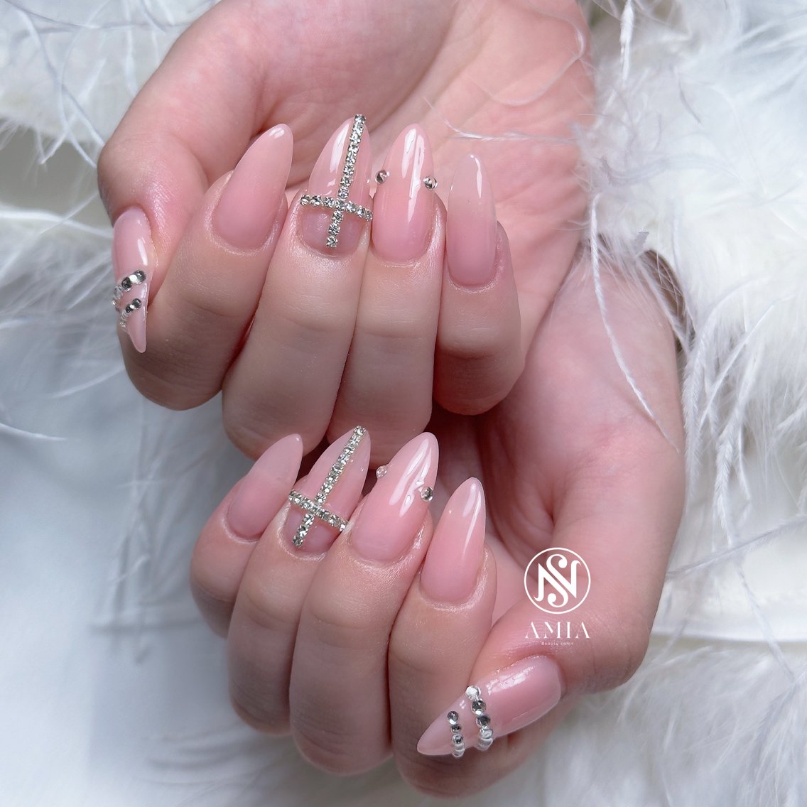 ロング ハンドネイル 🌟AMIA BEAUTY🌟のネイルデザイン