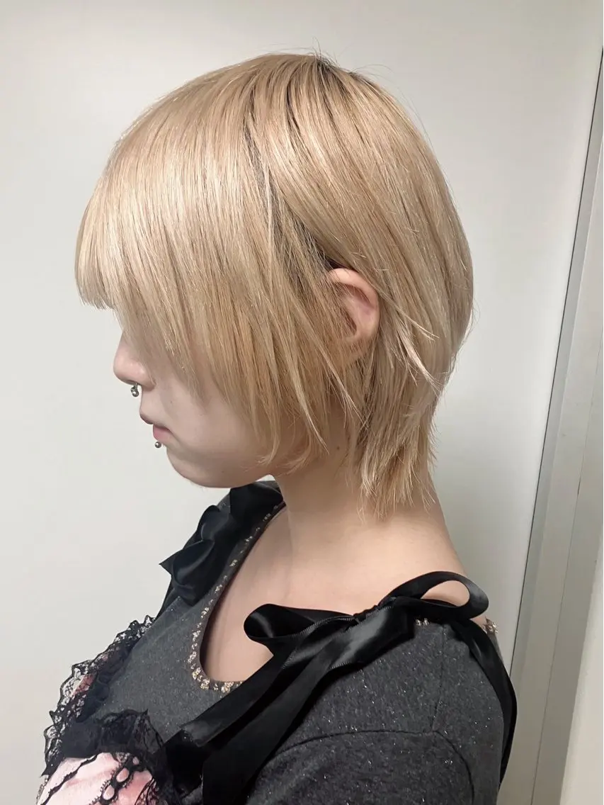 ショート ショートボブ ボブ レイヤーカット 似合わせカット ショートヘア fumikaブリーチ /デザインのヘアスタイル