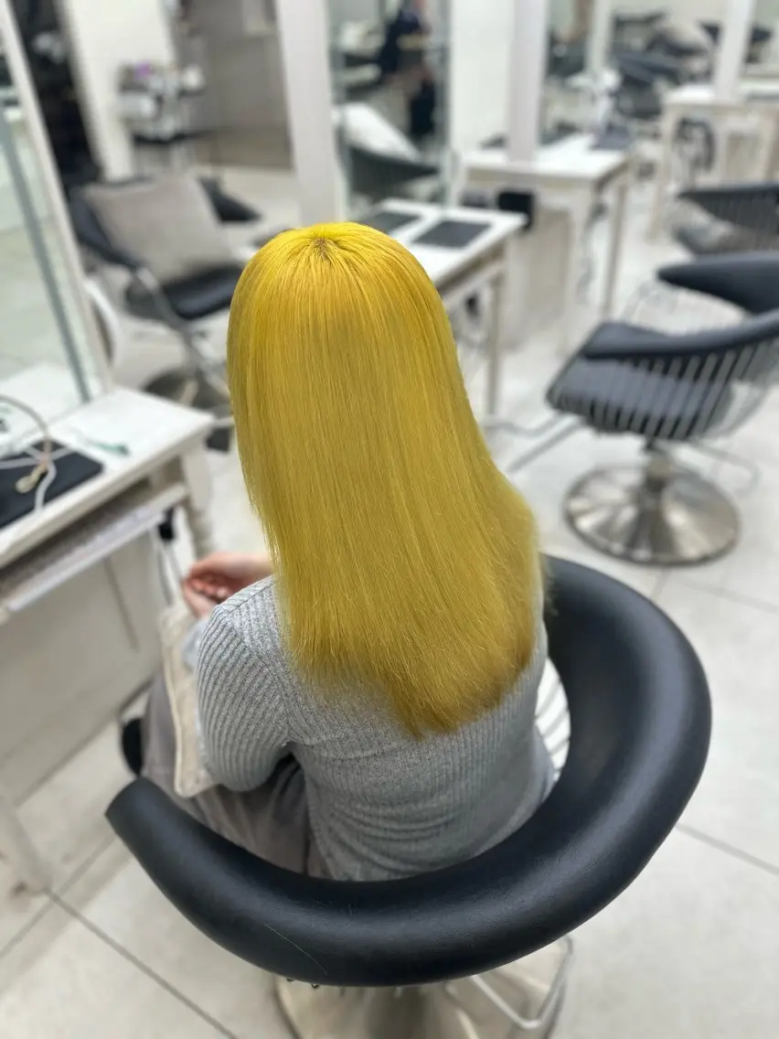 セミロング カラー ブリーチ 透明感カラー デザインカラー ハイトーンカラー イエローカラー ヘアカラー 艶髪/ブリーチ🌟 銀座/HARUKAのヘアスタイル