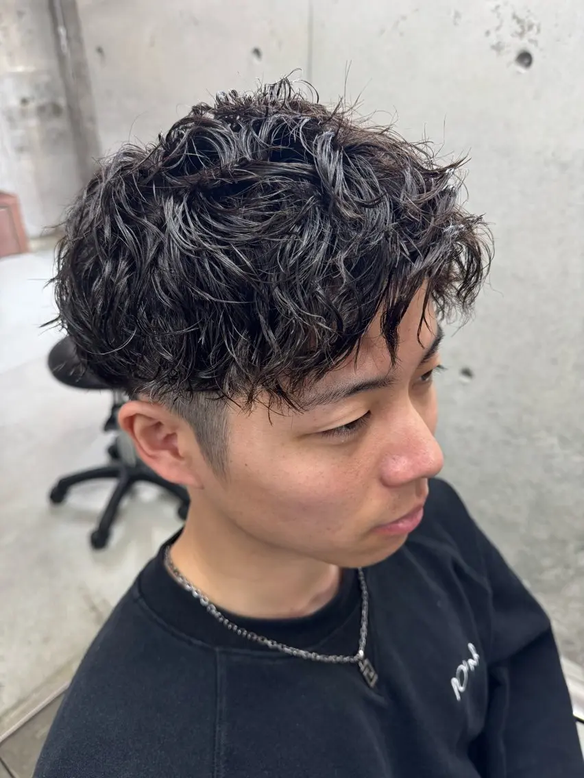 パーマ メンズ 窪田 欣恭のヘアスタイル
