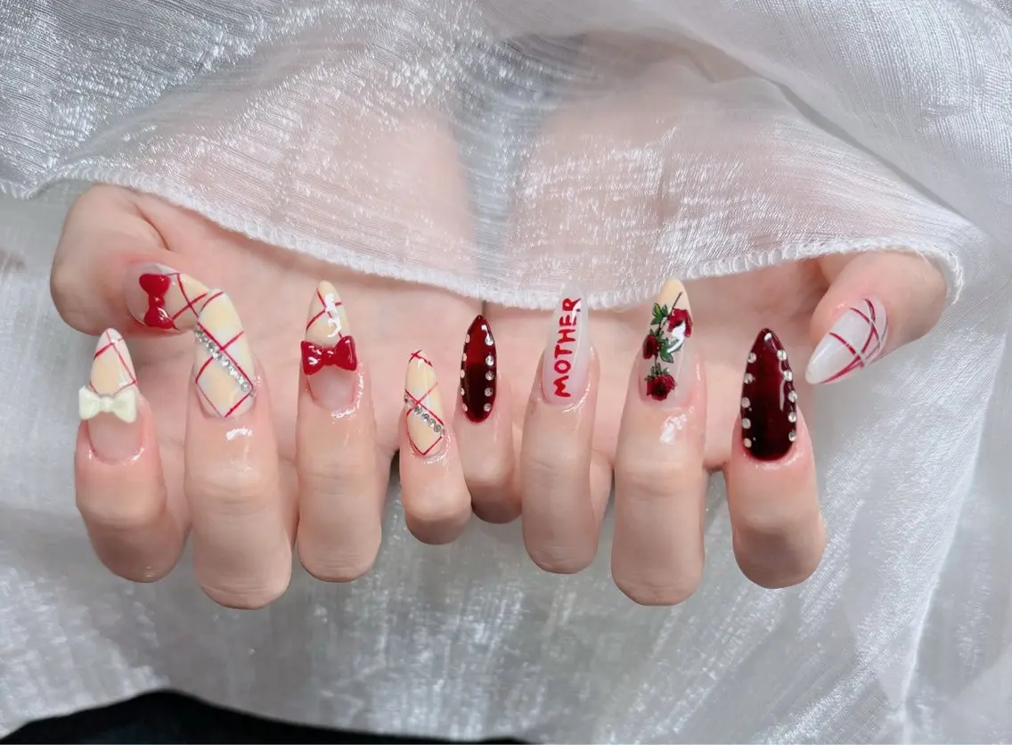 ネイル フレンチネイル ジェルネイル ガラスフレンチ ハロウィン ハート ハンドネイル H.baby Nail Salonのネイルデザイン