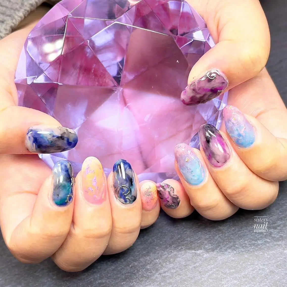 ネイル アートネイル オーロラネイル 大理石ネイル(マーブル) ニュアンスネイル sisters nail.fのネイルデザイン