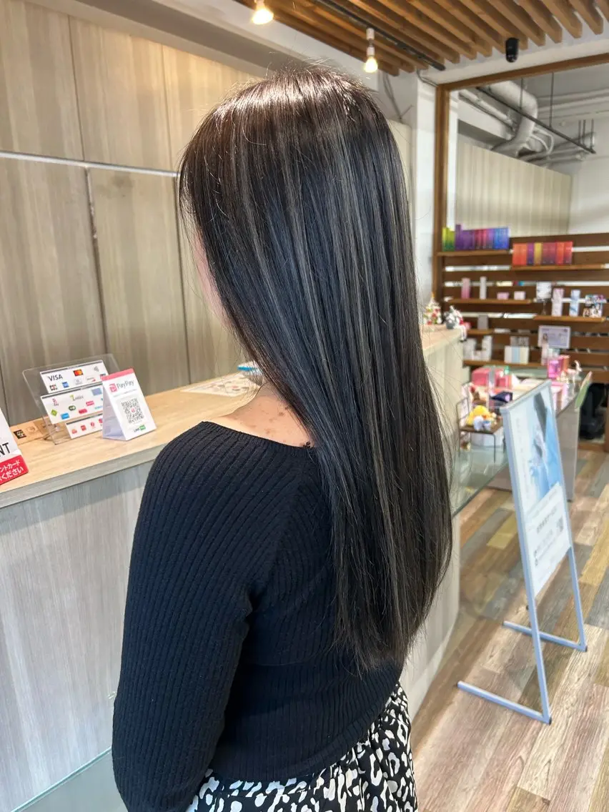 ロング ヘアカラー トリートメント 志賀 輝/ハイライト /縮毛矯正/髪質改善のヘアスタイル