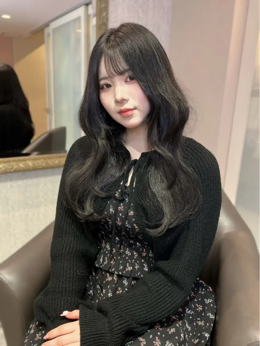 ロング カラー 'AXIS 栄 Konomiのヘアスタイル