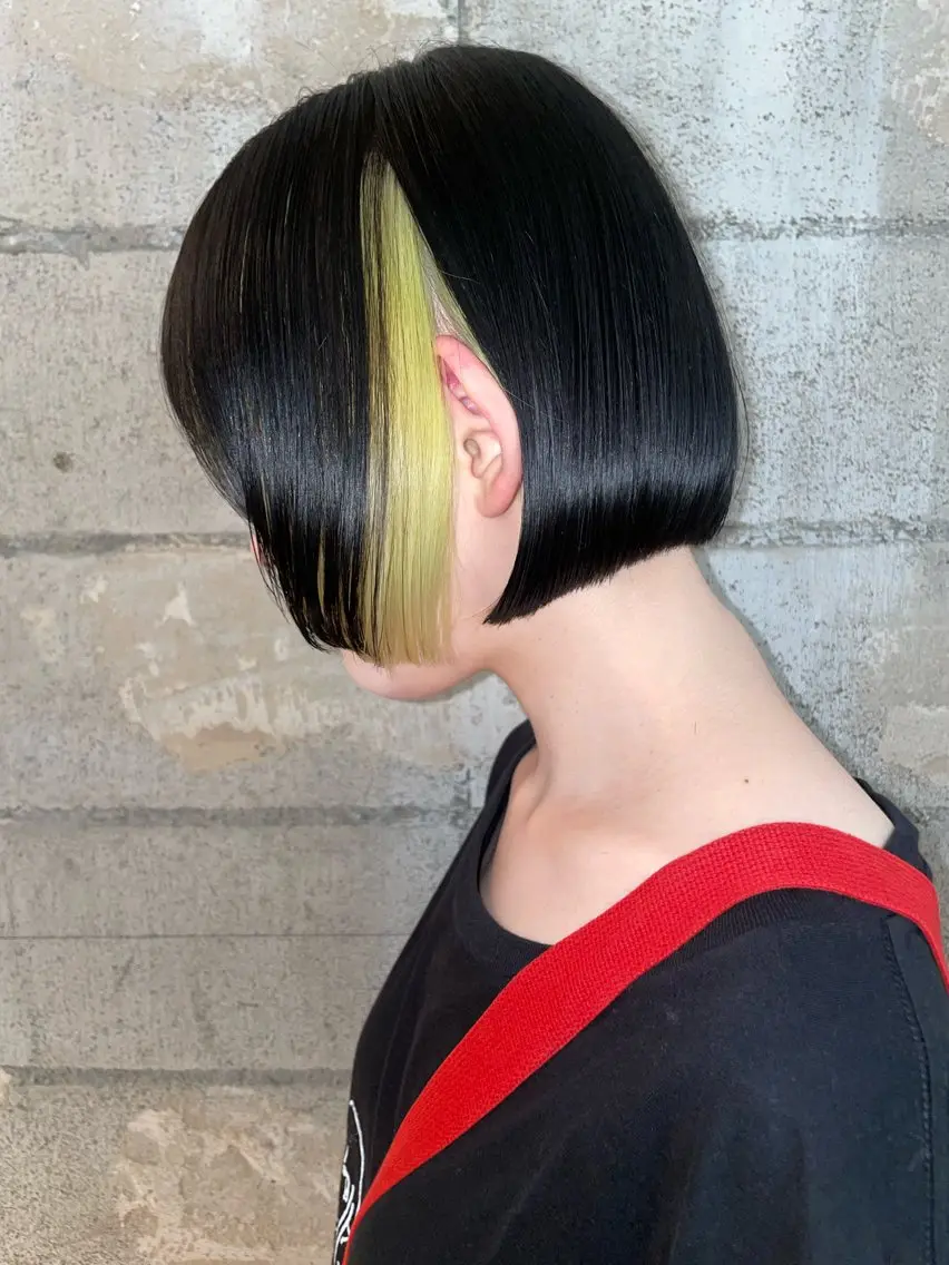 ショート ボブ レイヤーカット ウルフカット デザインカラー★★★ Haco+shihoのヘアスタイル