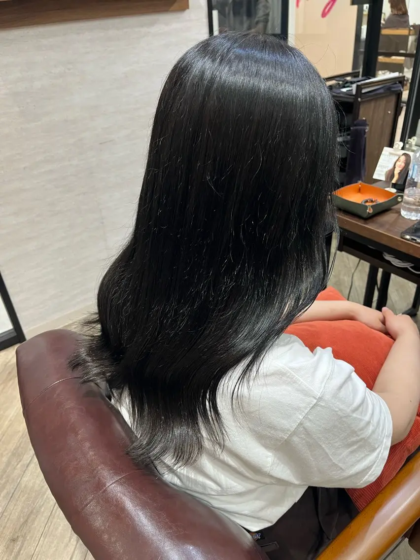 ロング カラー アッシュ 黒髪 🫧ぷる艶カラー🫧 Yuubi🦩のヘアスタイル