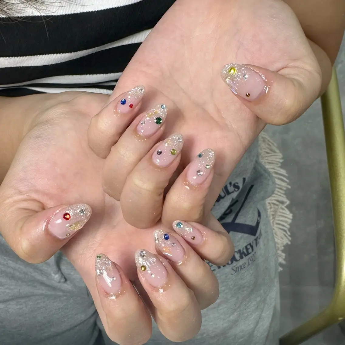 ネイル チークネイル フレンチネイル ジェルネイル ガーリー キラキラネイル ハンドネイル UM Nail Salonのネイルデザイン