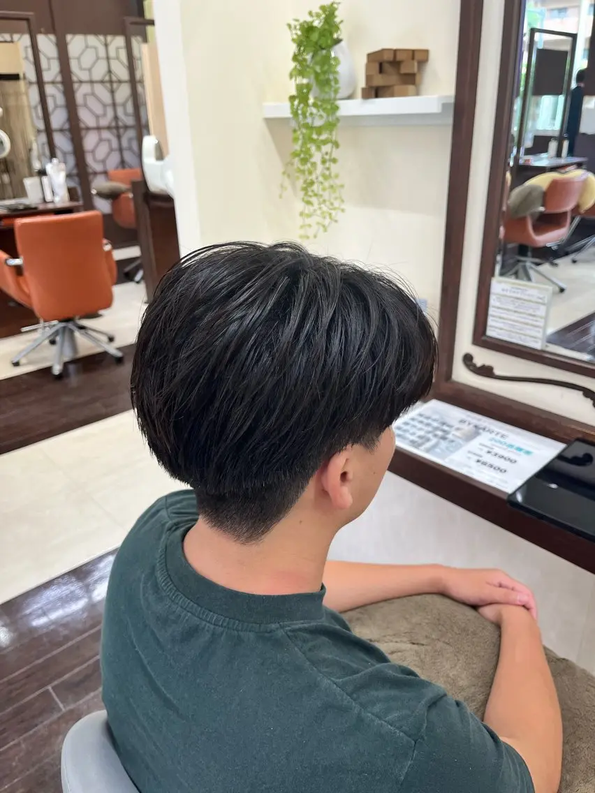 ショート メンズ センターパート 刈り上げ 🧊メンズ特化🧊 高木航希のヘアスタイル