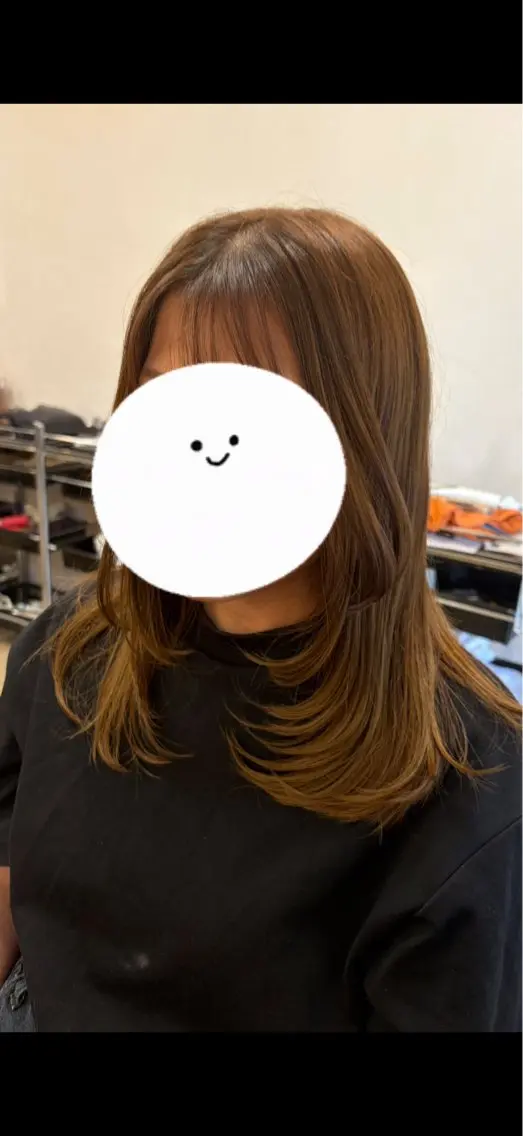 セミロング カット 大前 葵のヘアスタイル