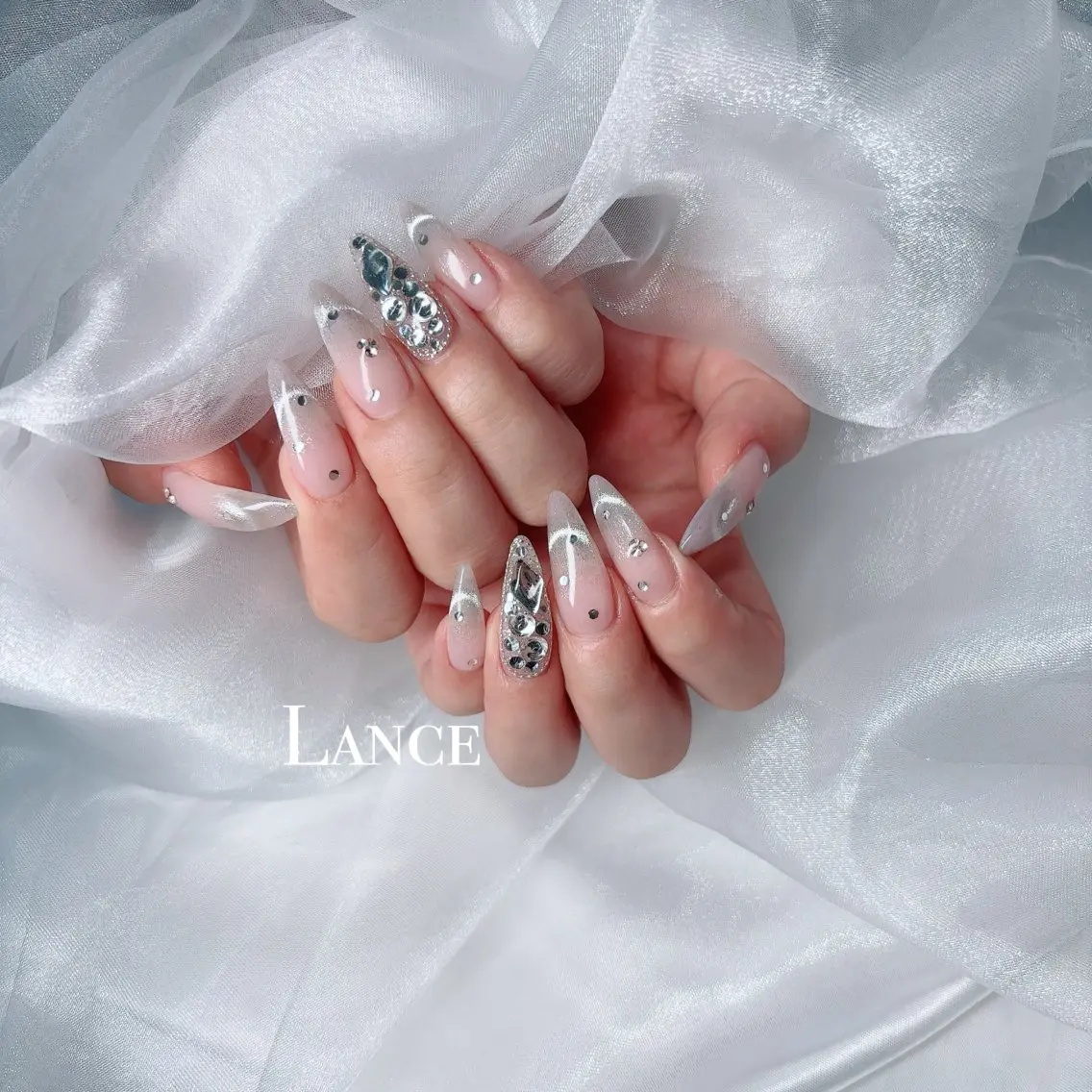 ネイル オーロラネイル フットネイル キラキラネイル 韓国ネイル マグネットネイル ハンドネイル Lance nailのネイルデザイン