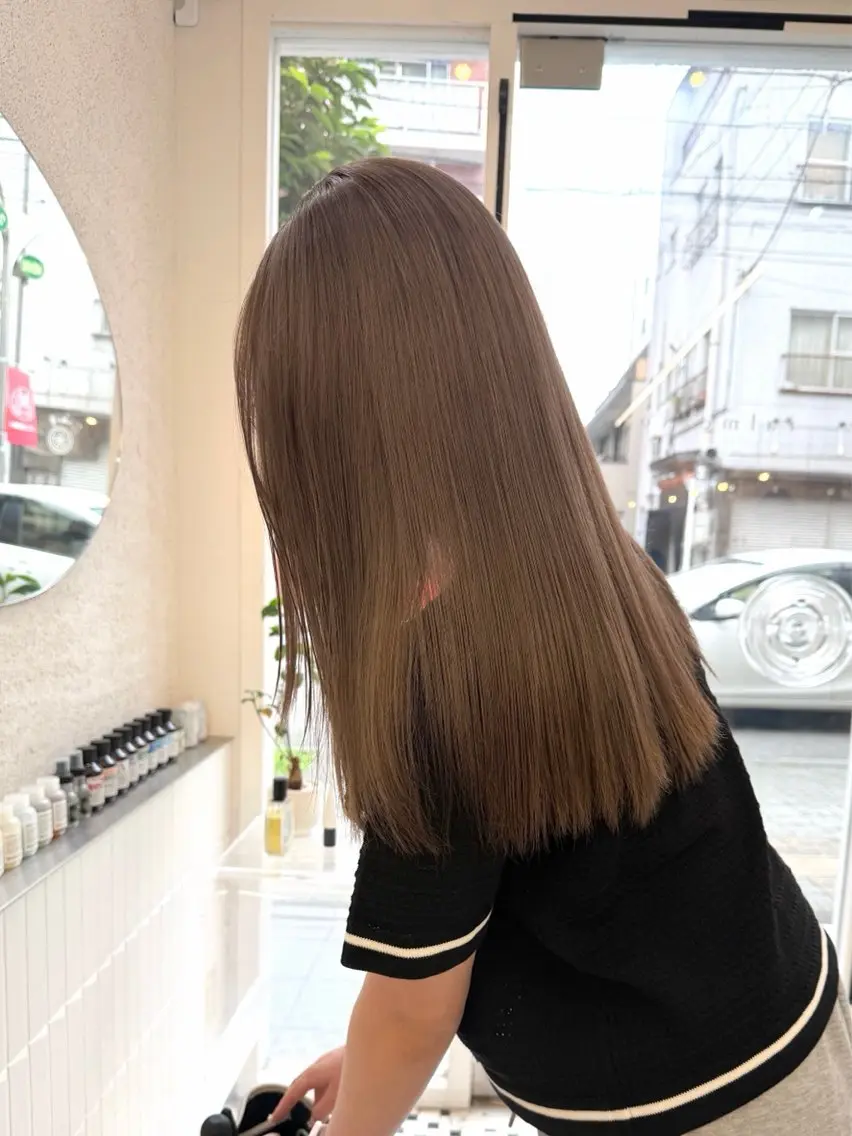 ロング カット ヘアカラー ベージュ/レイヤー 髙橋一哉👨‍🎨のヘアスタイル