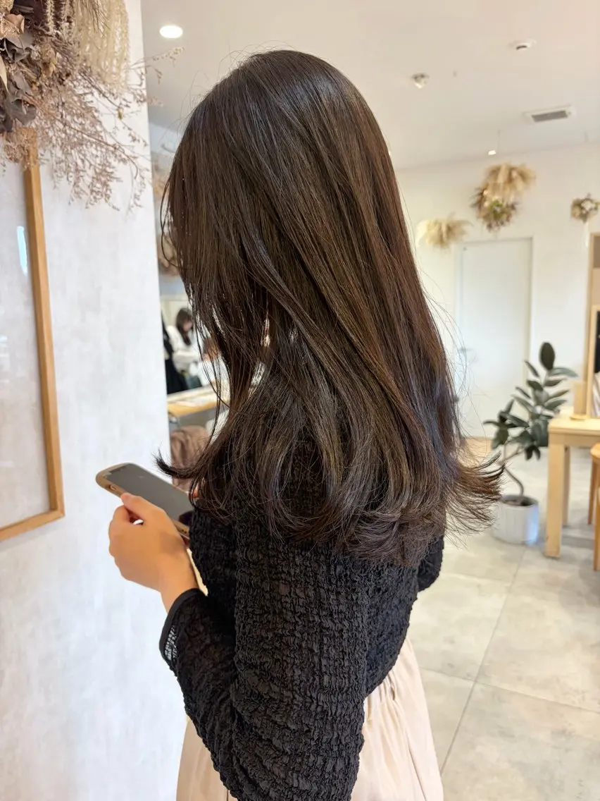ミディアム カラー 透明感カラー レイヤーカット 吉原 由菜のヘアスタイル