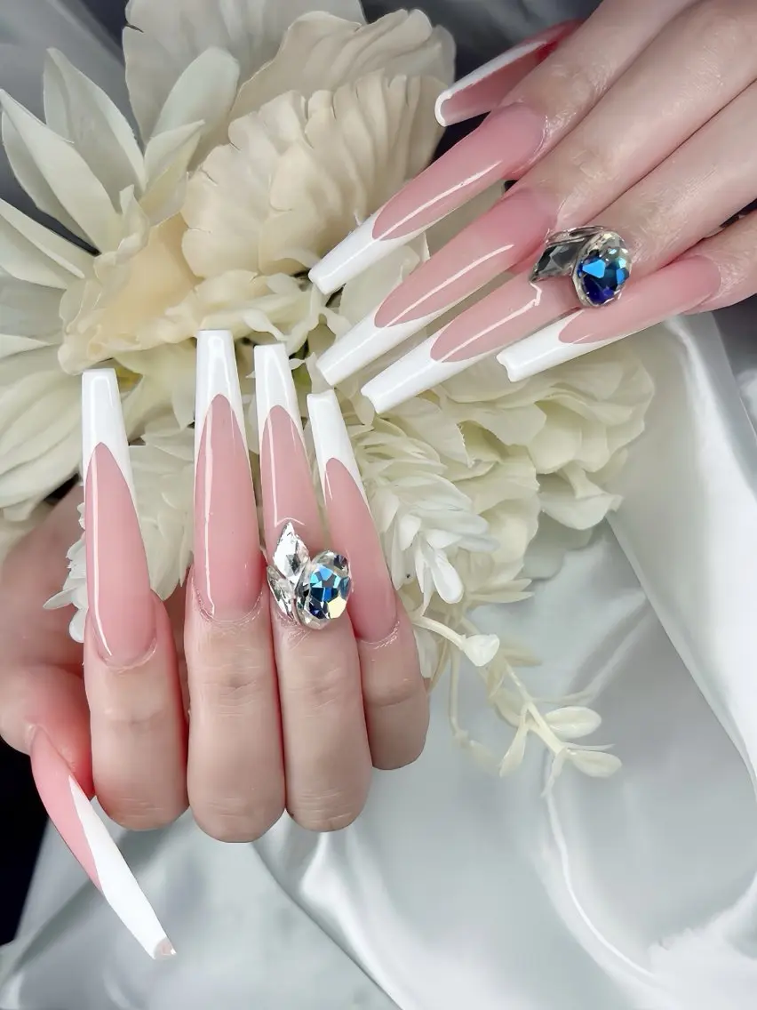 ネイル アートネイル フレンチネイル ジェルネイル 韓国ネイル ミラーネイル ハンドネイル Rin Nail 新大久保店のネイルデザイン