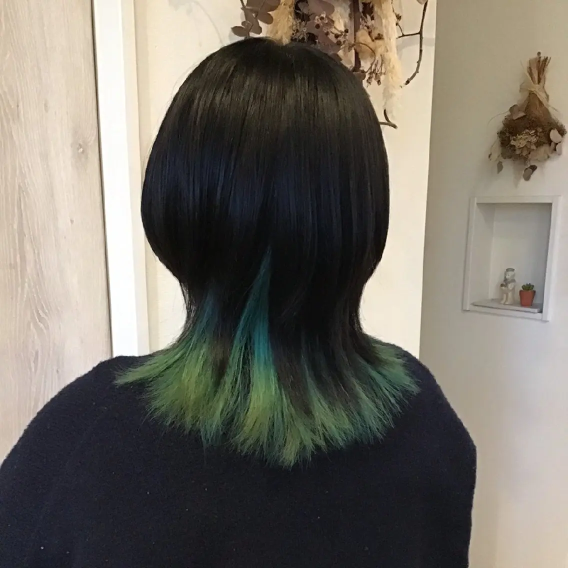 セミロング ヘアカラー 渕 七海のヘアスタイル