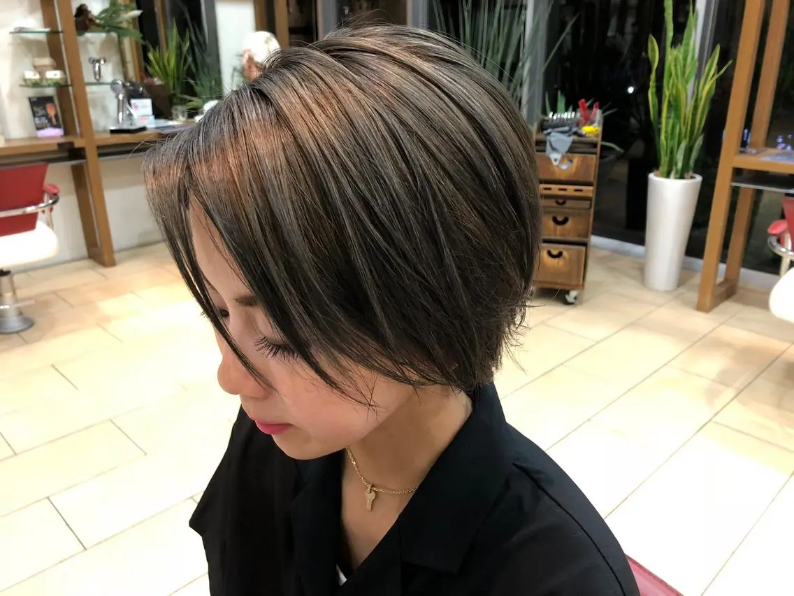ショート カット ヘアカラー 神崎 拓人のヘアスタイル