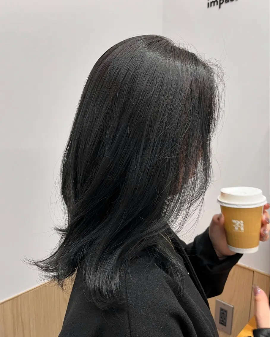 ミディアム カラー 🦋 韓国hair 🖤 RAMのヘアスタイル