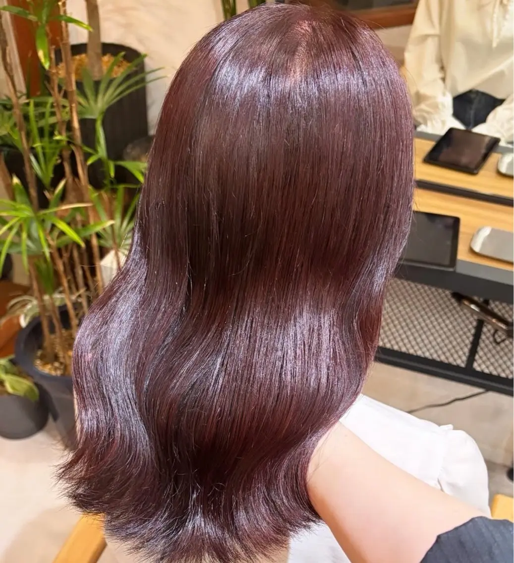 カラー レッドカラー ヘアカラー サイトウ リオナのヘアスタイル