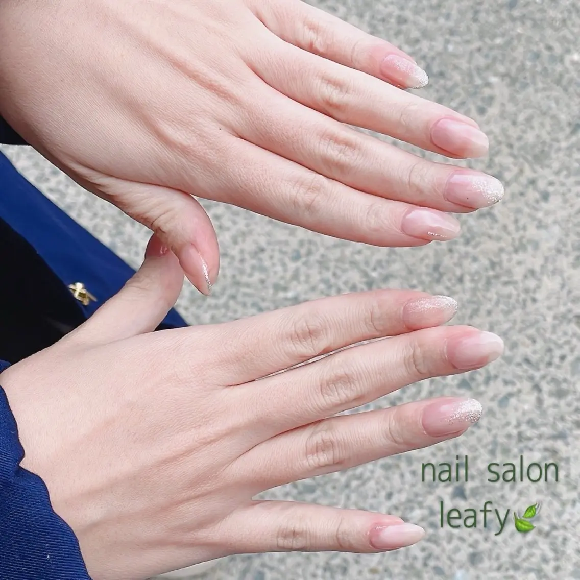 ネイル ラメ(グリッター) 持ち込み ニュアンスネイル ホワイト 冬ネイル ネイルサロン leafyのネイルデザイン