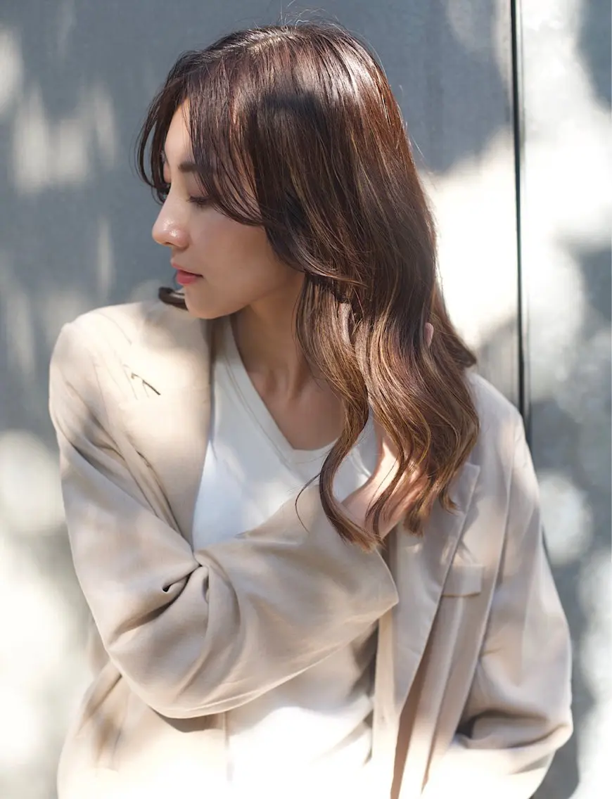 ミディアム カット ヘアカラー トリートメント Lino by hoNuaのヘアスタイル