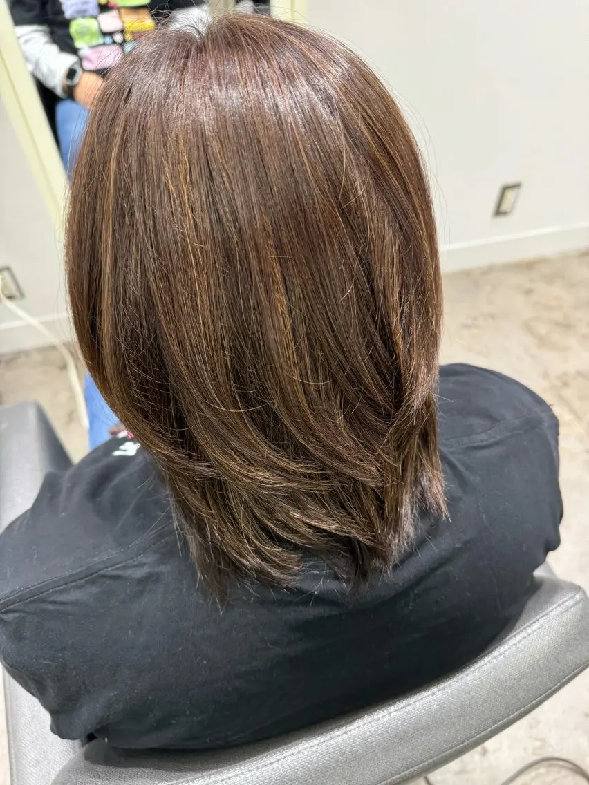ミディアム ハイライト レイヤーカット ウルフカット ukaアシスタント 志賀彩子のヘアスタイル