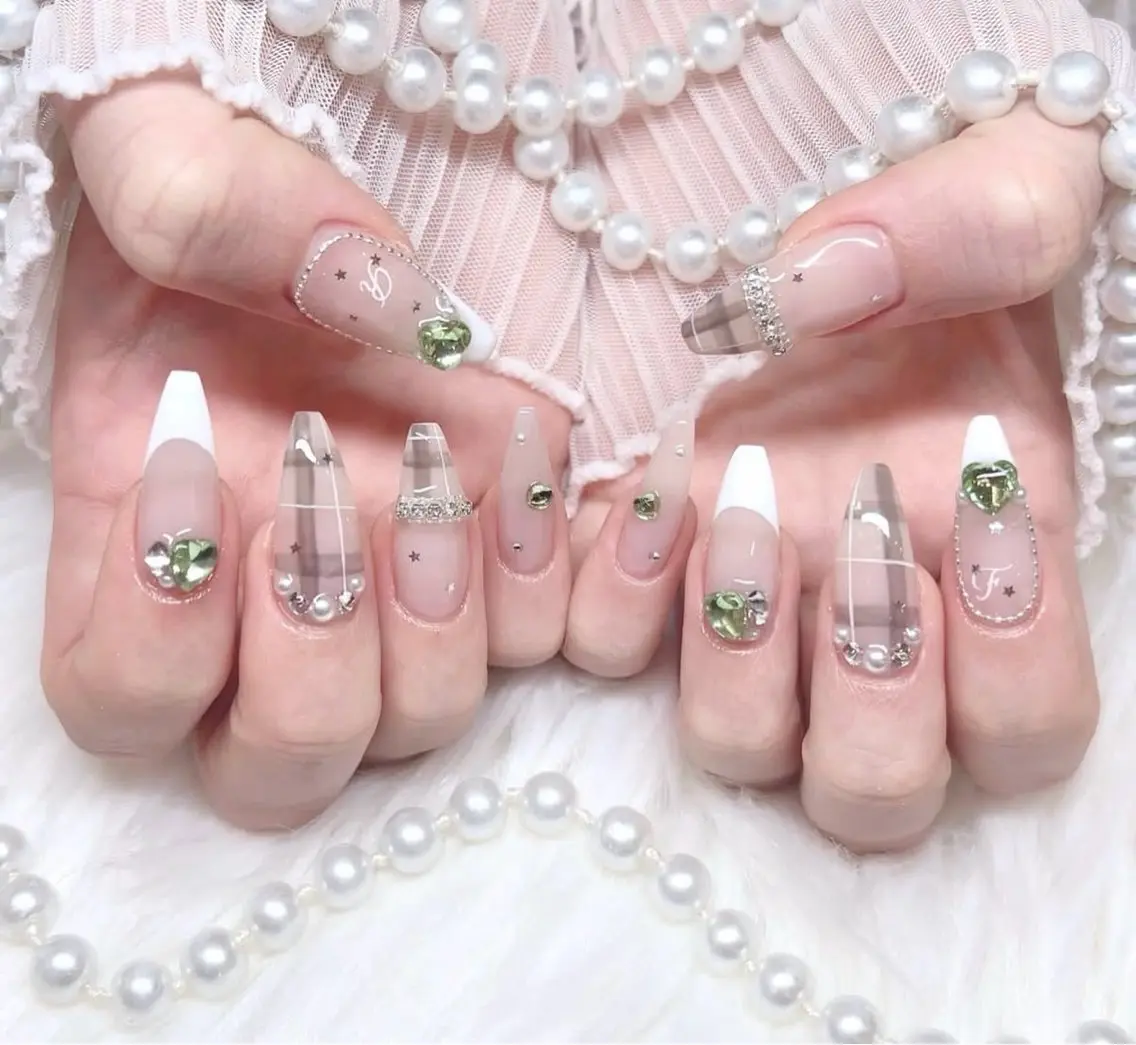 ネイル 韓国ネイル マグネットネイル 持ち込み ハンドネイル Mimi Nail_Royalのネイルデザイン