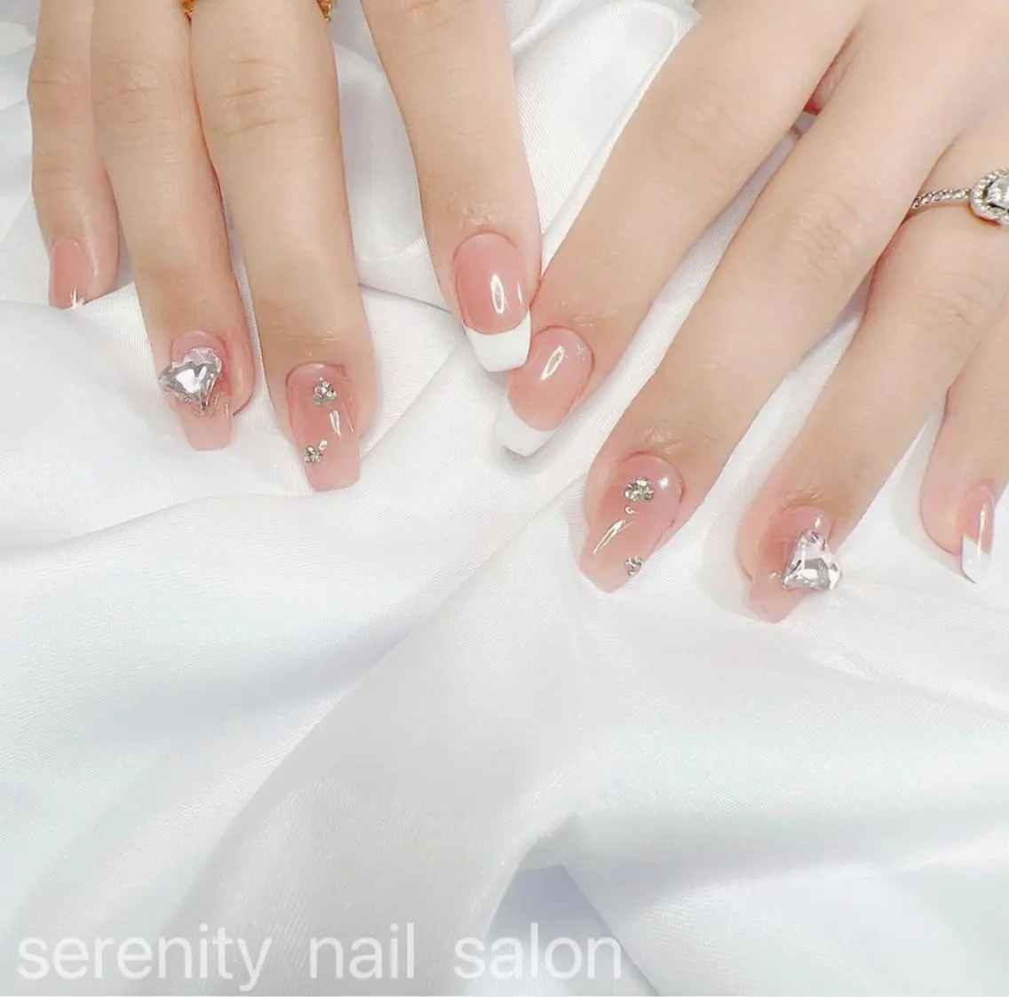 ネイル ハンドネイル ハンドケア ✨Serenity Nail salonのネイルデザイン