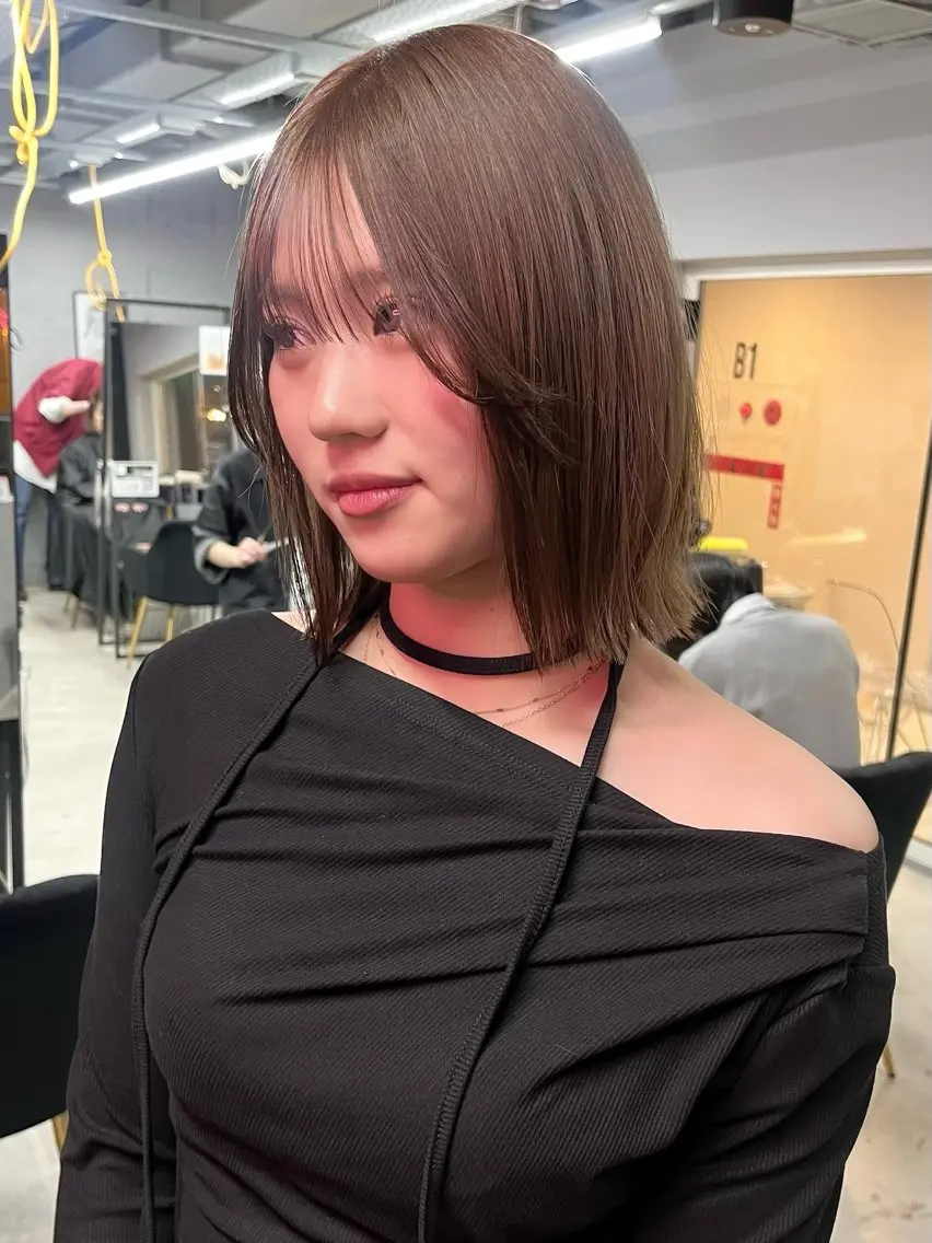 ミディアム カット ヘアカラー 盛れる透けカラー🎀 似合わせ/uiのヘアスタイル